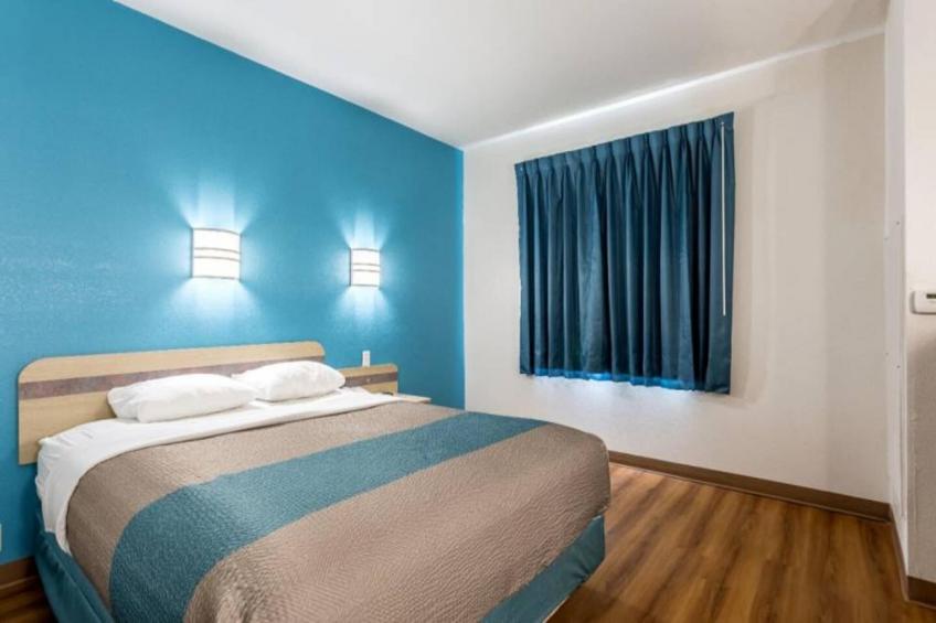 1 Queen Bed  Non-Smoking - foto 34