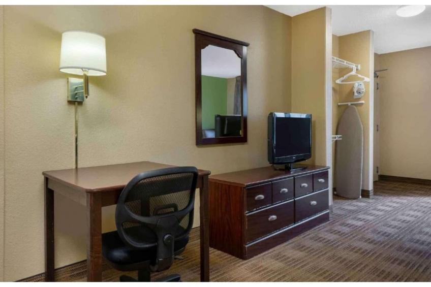 1 Queen Bed | Non-Smoking, Kitchen - foto 35