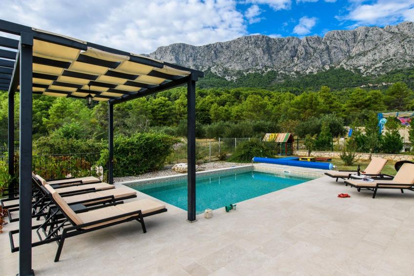 Alleinstehendes Ferienhaus mit Pool und drei Schlafzimmer - foto 9