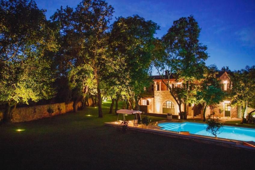 Luxusvilla mit Garten und Pool sowie herrlicher Aussicht - foto 31