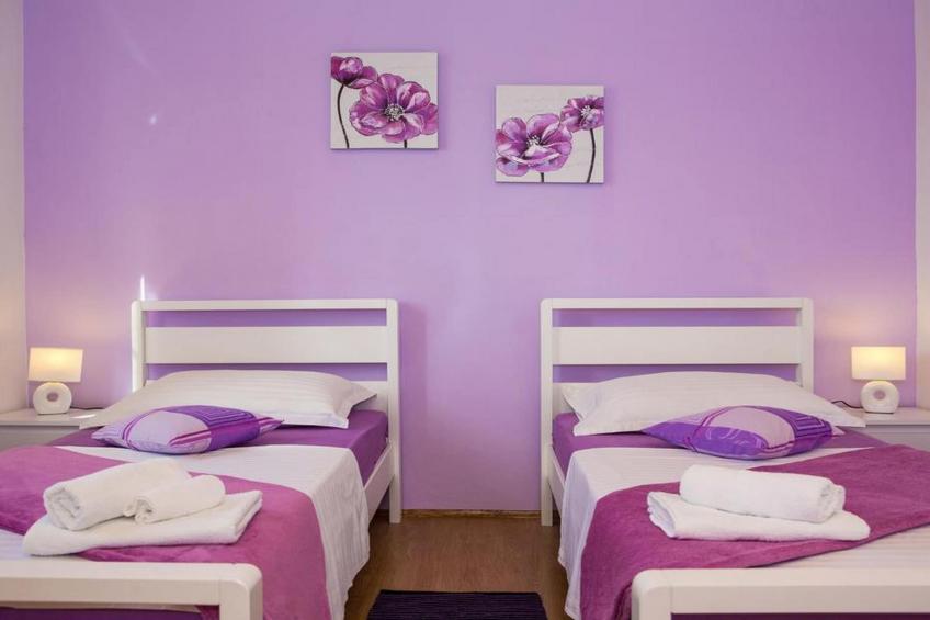 Spacious Holiday Home with Pool and Hot Tub in Kastel Stari - Four Bedroom Holiday Home with Pool - foto 10