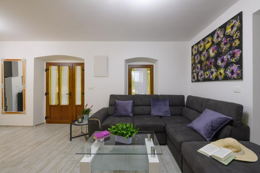 Villa met een zwembad op een groot terrein - BF-K4V76 - foto 26