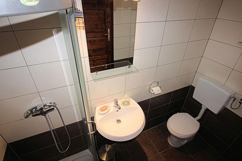 Schönes Ferienhaus in Breze mit Eigenem Balkon - foto 15