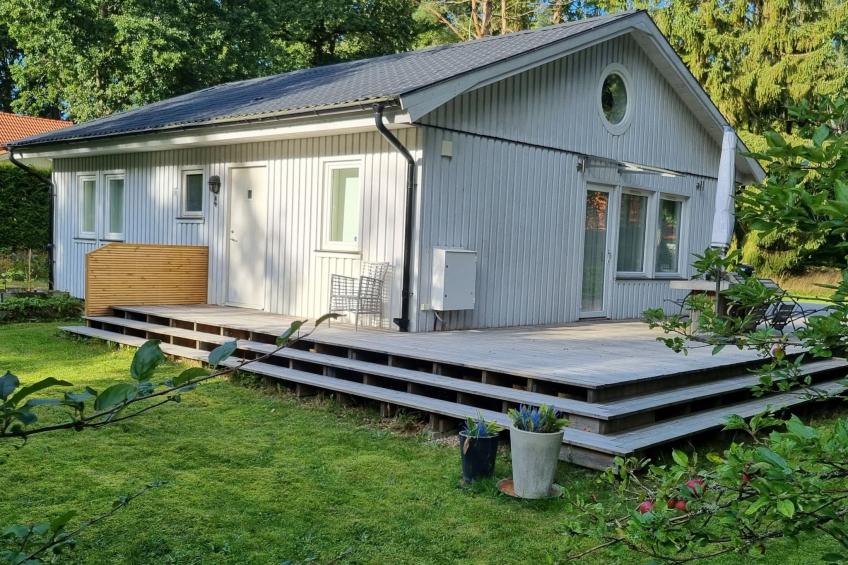 mit Terrasse, Grill und Garten