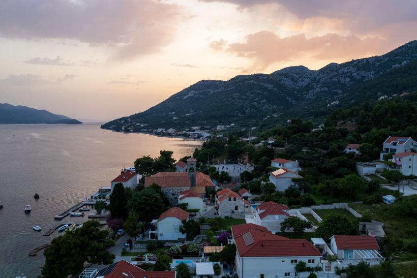 Suartini Viganj mit einem Pool - foto 2