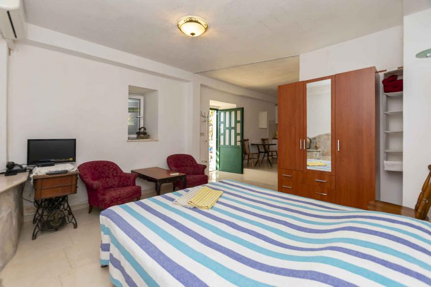 Holiday home with terrace and air conditioning - BF-CGH95 - foto 10