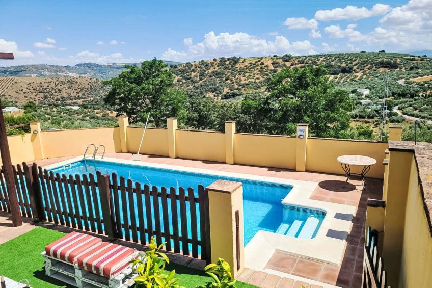 in Algarinejo mit Eigener Terrasse