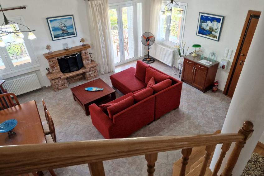 Vollständig umschlossene und großzügig angelegte dreistöckige Ferienvilla mit f - foto 9