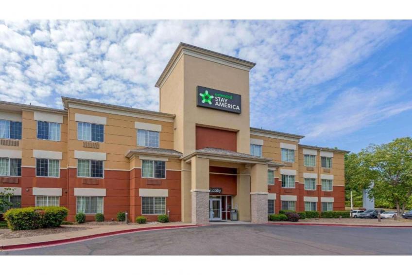 1 Queen Bed  Non-Smoking Kitchen - foto 5