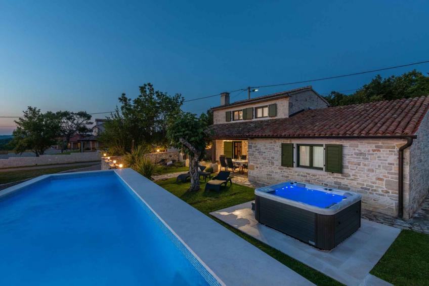 Villa met zwembad en whirlpool - BF-6NPDX - foto 24