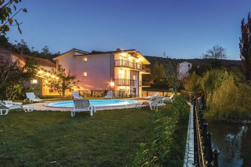 Serene Villa with Pool, BBQ, and Authentic Tavern Surrounded by Nature - Five Bedroom Holiday Home - foto 20