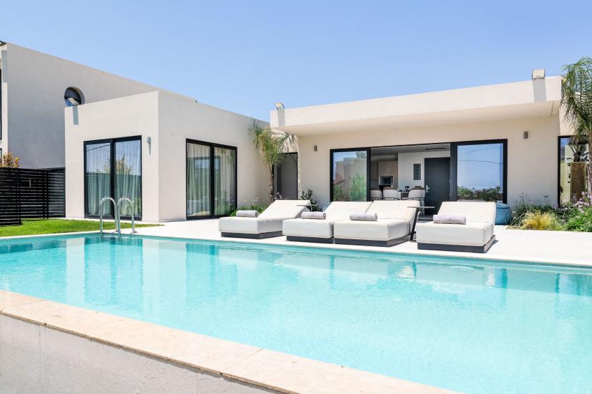 Trapezia Luxury Living -Garnet