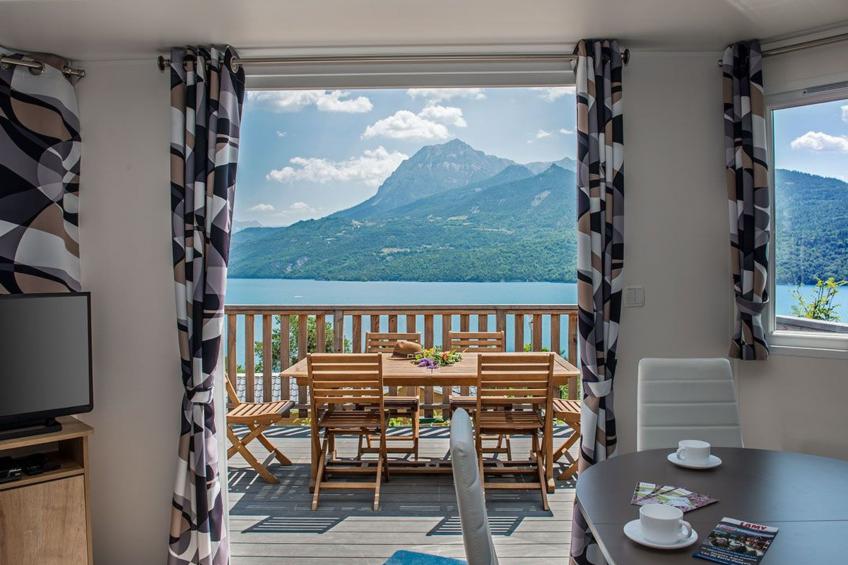 Gemütliches Chalet am Ufer des Sees von Serre-Ponçon