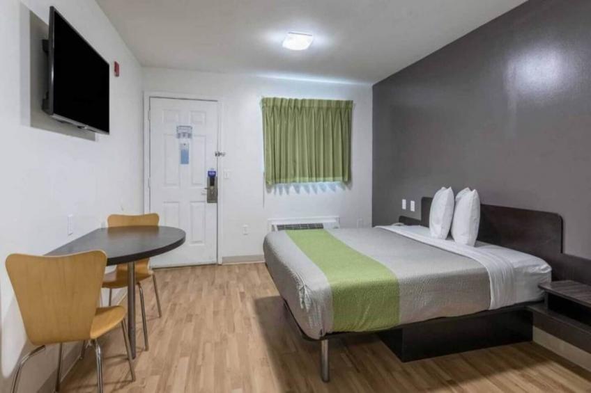 1 KING BED  KITCHEN NON-SMOKING - foto 7
