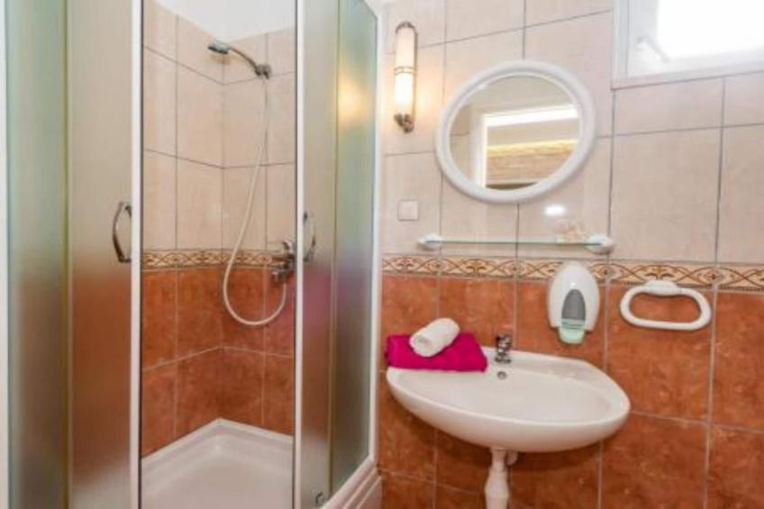 Villa Goldfield - Comfort One Bedroom Apartment with Sea View and Balcony - foto 11