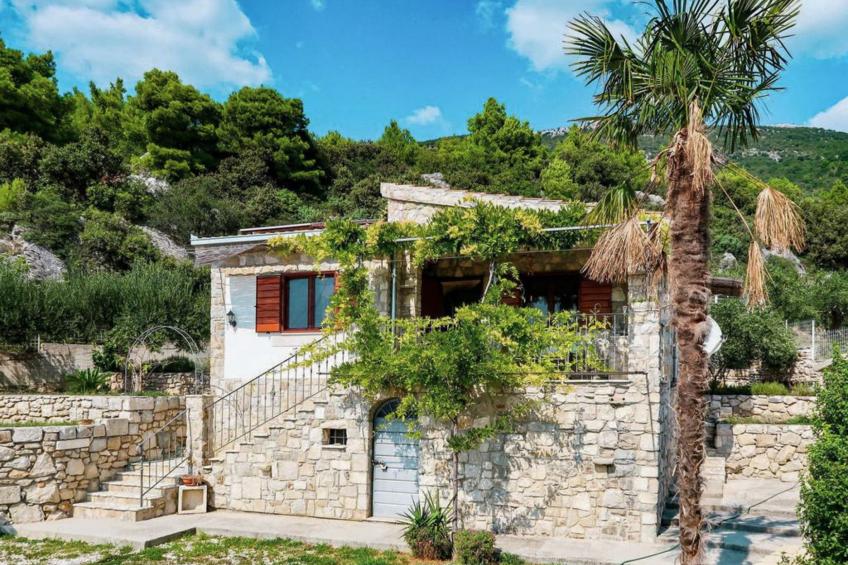 in Kaštel Lukšić mit großer Terrasse und Bergblick - foto 13