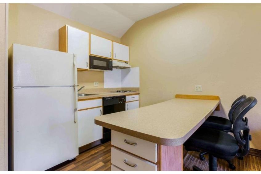 1 Queen Bed | Non-Smoking, Kitchen - foto 11