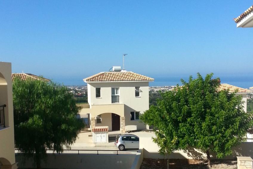 Modernes Ferienhaus mit Pool in Tremithousa