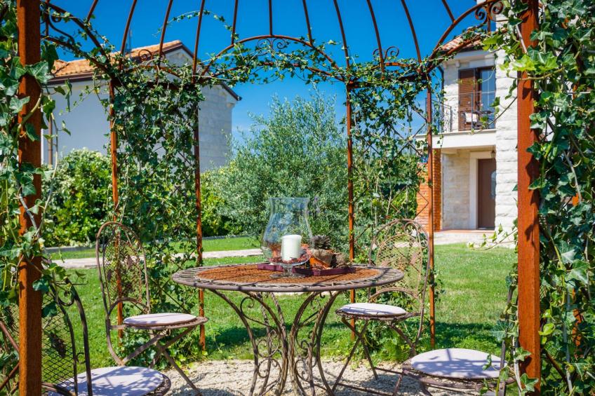 Villa Kamenica  im mediterranen Stil mit Innen- und Außenpool - foto 8