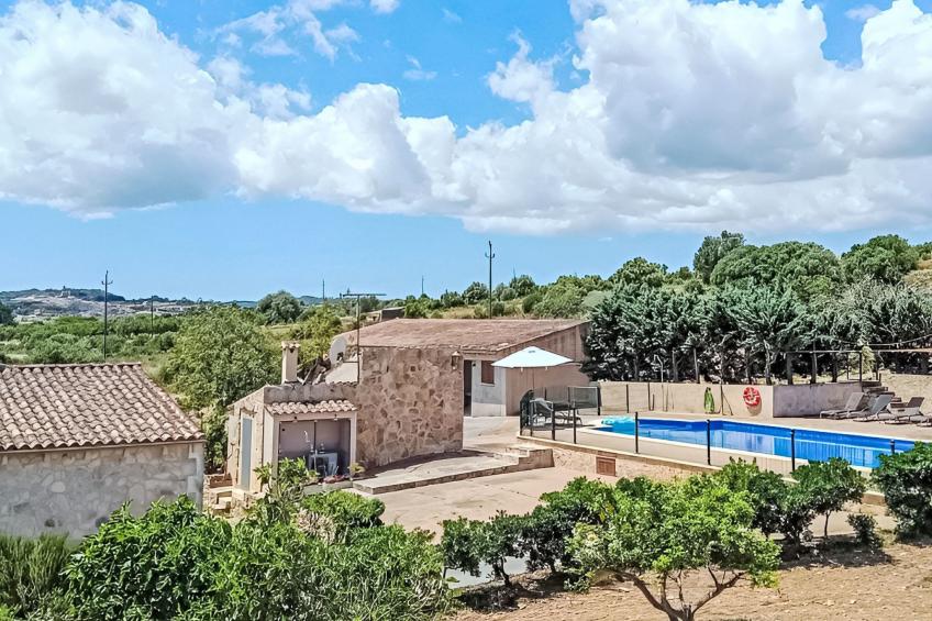 Finca mit großem eingezäunten Pool und Klimaanlage. - foto 7