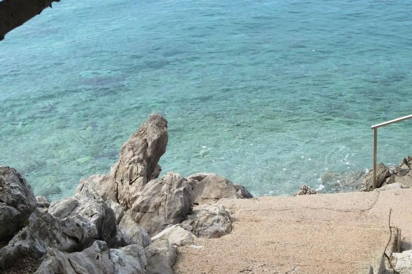 Gemütliches Ferienhaus in Pinezići mit großer Terrasse - foto 20