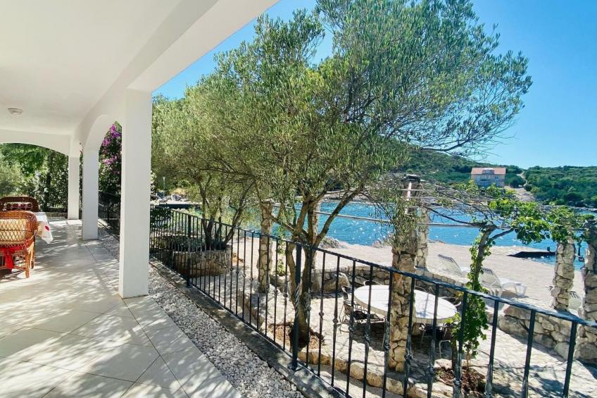 Anwesen mit Blick auf das Wasser - foto 12