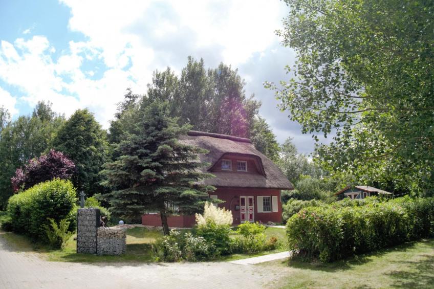 Idyllisches Reetdachhaus mit großem Garten - foto 3