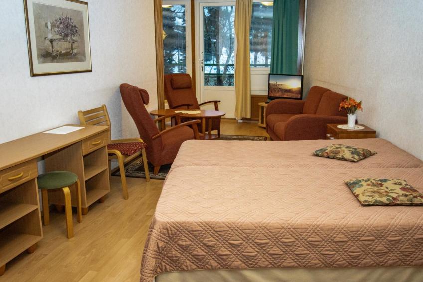 Kylpylä-hotelli, room 242