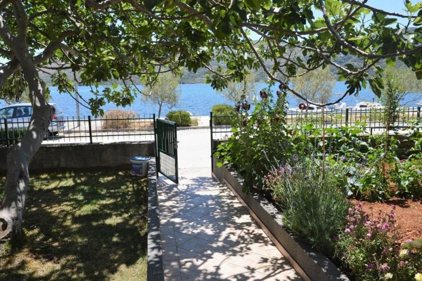 in Poljica mit privatem Parkplatz - foto 2