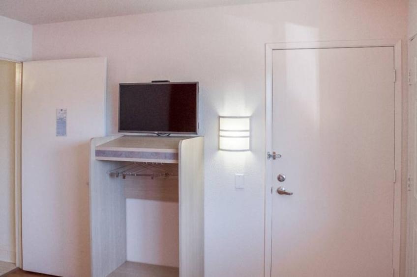 2 Full Beds  Mini Fridge - foto 25