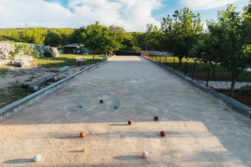 Tranquil Oasis Holiday Home Primorski Dolac with Pool - Three Bedroom Holiday Home with Pool - foto 16