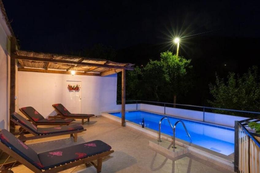 Villa Dalmatian Gem - Two-Bedroom Villa with Terrace and Swimming Pool