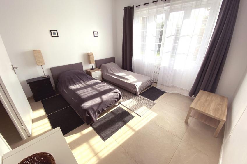 Geräumige und elegante Villa mit großem Garten, Swimmingpool und 3 Schlafzimmer - foto 18