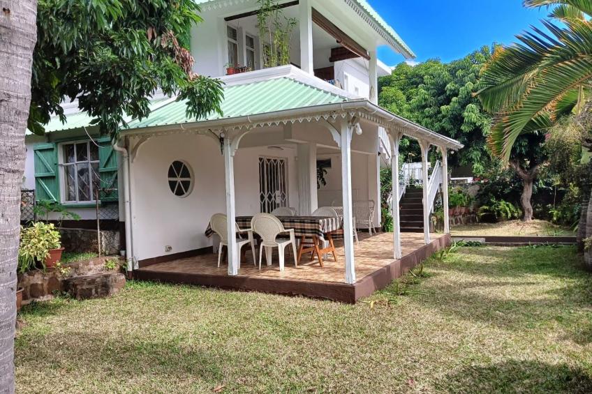 r garden Pointe aux sables