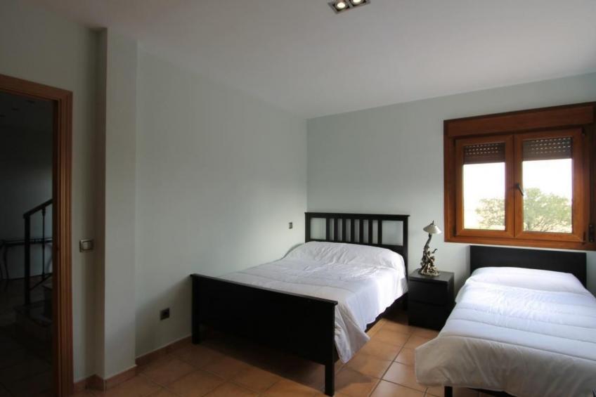 in Seseña mit großem Garten - foto 33