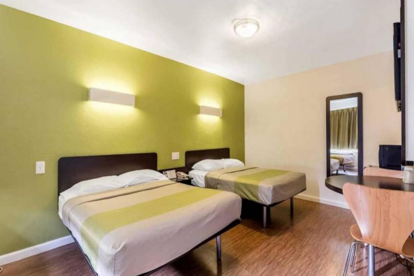 2 Full Beds  Non-Smoking