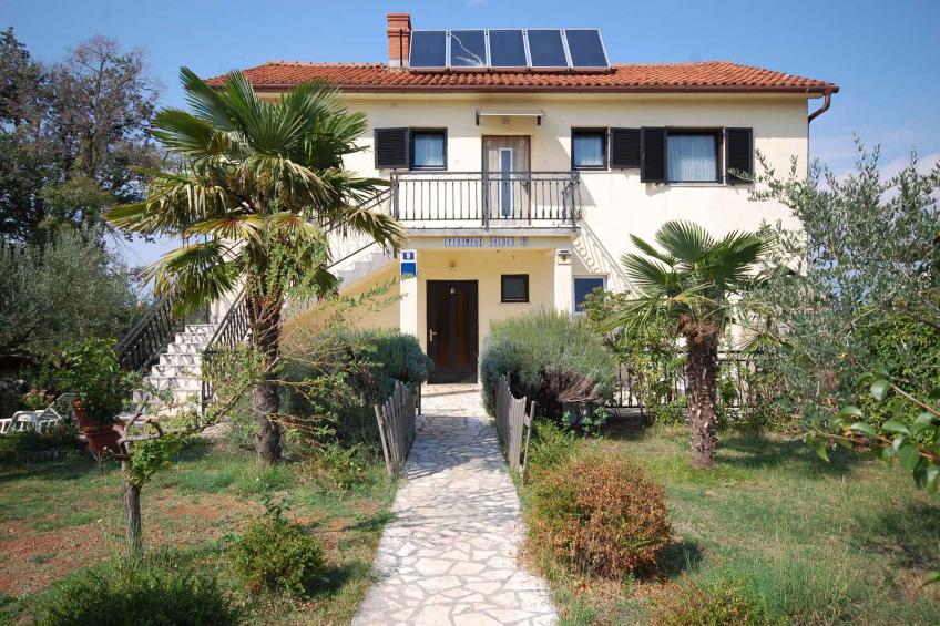 appartement de vacances avec jardin et barbecue à seulement 600 mètres de l'Adriatique - BF-W35Y