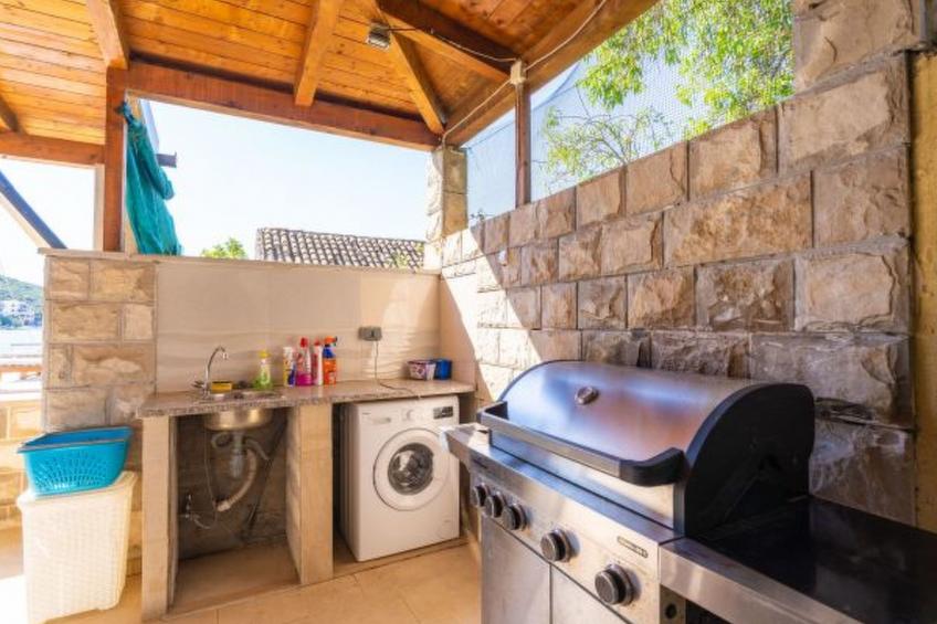 Beachfront Apartment house Hon with pool - foto 46