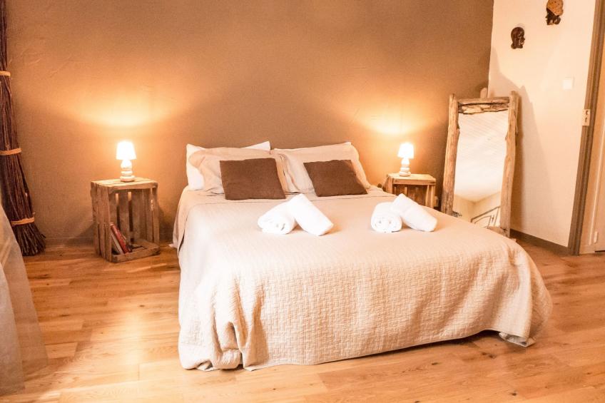 Schönes Haus in einem gemütlichen Dorf, durch das der Kanal verläuft - foto 12