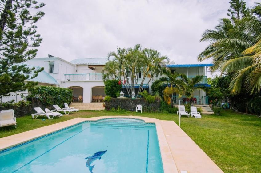 "Villa Radani" Pool und Garten