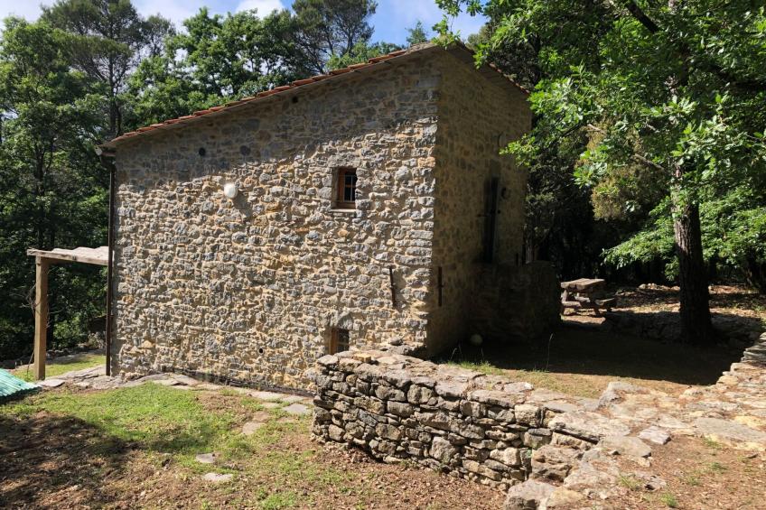 Zypressen, ein Haus im Wald an der ligurischen Riviera - foto 55