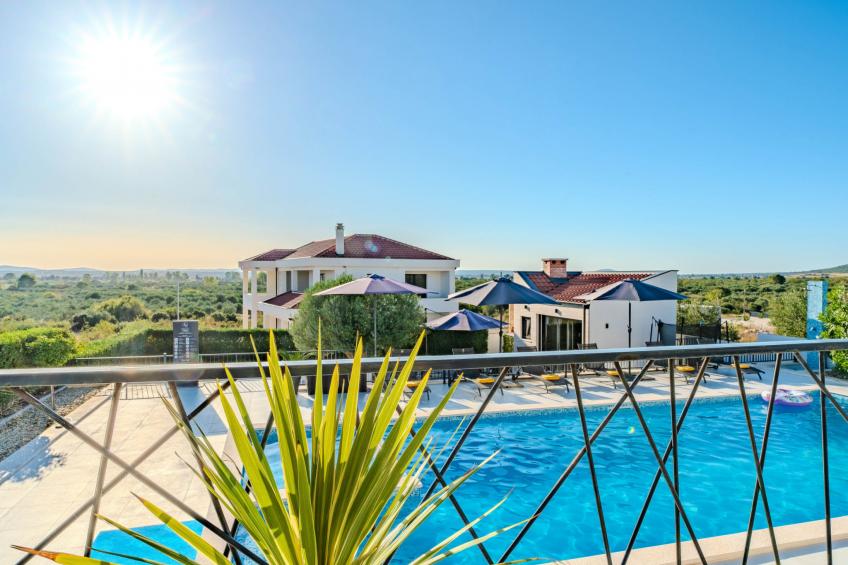 Beautiful villa Lara in Vrana with pool - foto 4