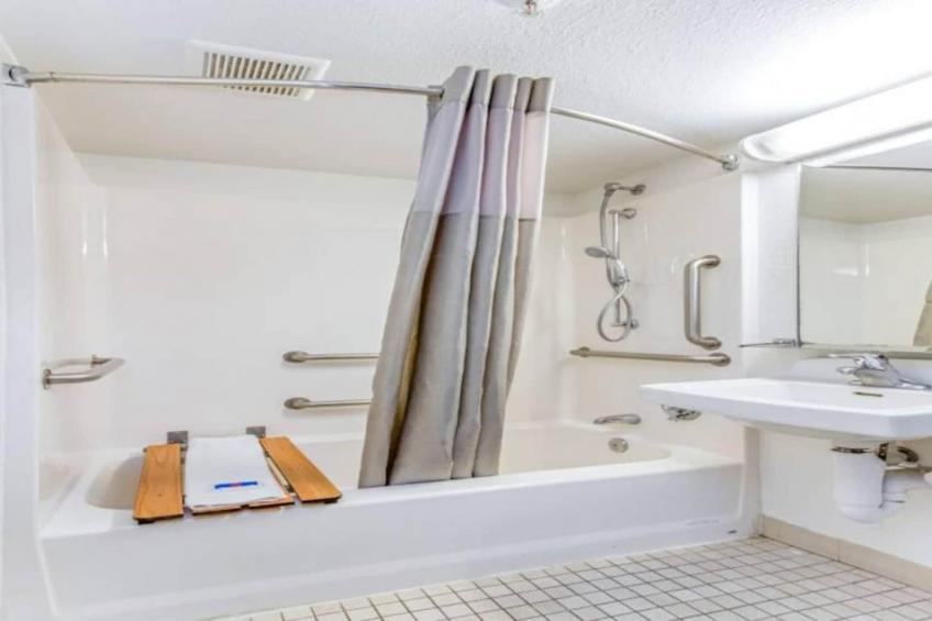 Motel 6 Williams, AZ – Historic Route 66_1 King Bed | Non-Smoking, Micfridge_US_FGS009 - foto 19