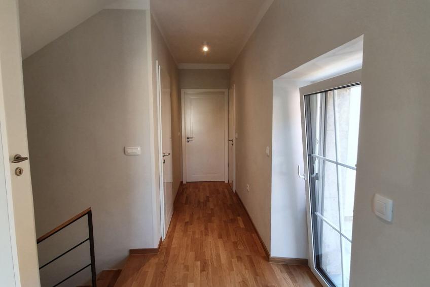 Komen Getaway Holiday Home with Balcony - Four Bedroom Holiday Home with Balcony - foto 15