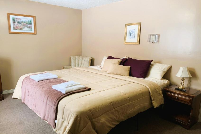 King Bed Riverfront Suite - foto 58