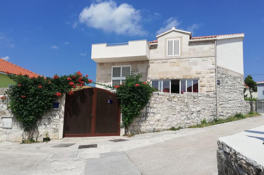 Gesamtes Ferienhaus in Sumartin mit Privatem Pool