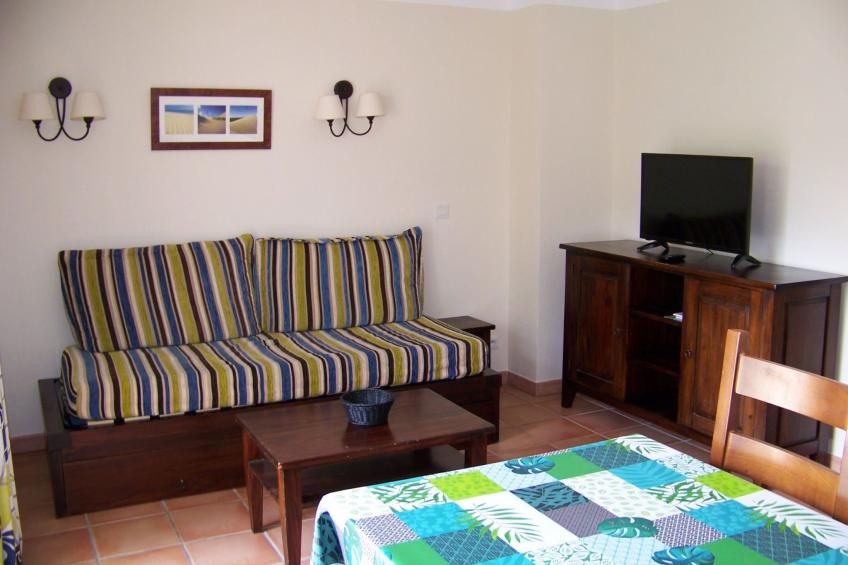 Schönes Appartment in ruhiger Lage in einer baumbestandenen Residenz mit beheiz - foto 3