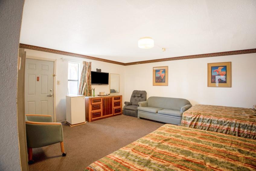 1 Queen Bed & 2 Twin Beds Non-Smoking - foto 28