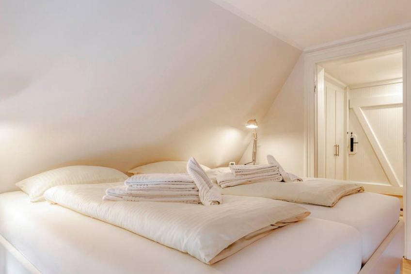 Reetdachhaus inmitten von Wiesen und Feldern - foto 27