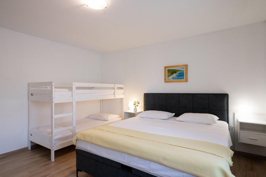 Three-Bedroom House - foto 11